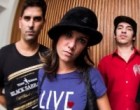 Nova formação da banda Charlie Brown Jr. tem filha de pastores como baixista