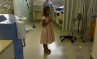 Criança evangélica emociona funcionários de hospital ao cantar “Ressuscita-me” em UTI