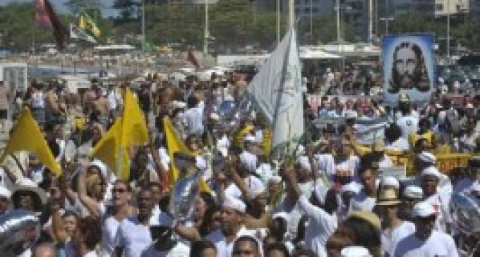 Caminha em defesa da liberdade religiosa reúne 2 mil pessoas no RJ