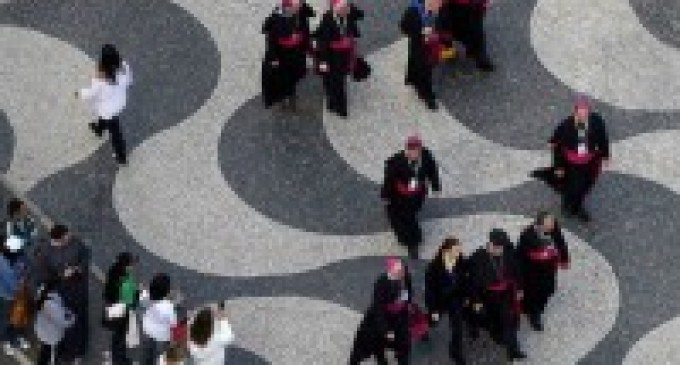 No Brasil, 25% dos padres deixam o ministério para se casar; “Tratar do assunto não é prioridade para o papa”, diz historiador