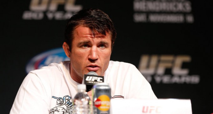 Chael Sonnen critica Vitor Belfort e afirma que o discurso religioso do lutador brasileiro é hipocrisia