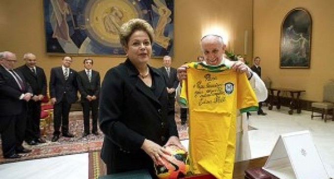 Dilma Rousseff pede ao papa uma Copa sem “a mão de Deus”