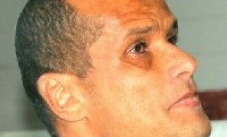 Rivaldo anuncia sua aposentadoria como jogador de futebol e afirma que sua carreira foi “um milagre” de Deus