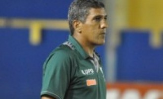 Técnico Silas fala sobre o preconceito que sofre no meio do futebol por ser evangélico