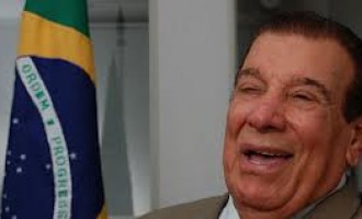 Cantor Luiz de Carvalho deixa hospital após 90 dias de internação