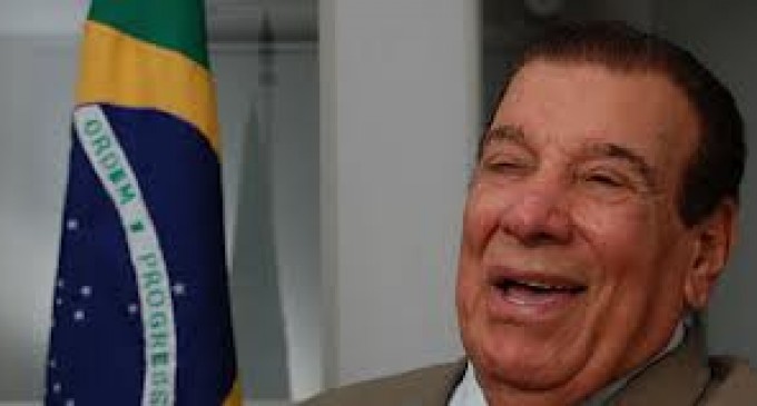 Cantor Luiz de Carvalho deixa hospital após 90 dias de internação