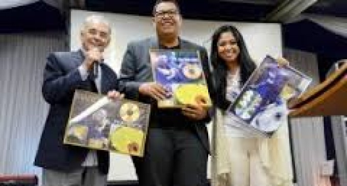 Anderson Freire recebe discos de ouro e de platina