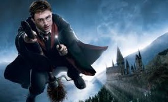 Planejando novos filmes, autora de Harry Potter fala das referências cristãs que inspiraram a série