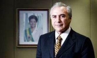 Deputados evangélicos oram por Michel Temer