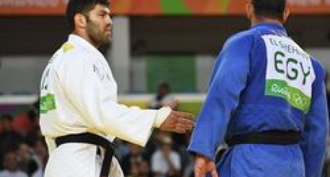 Derrotado, judoca muçulmano se recusa a cumprimentar judeu