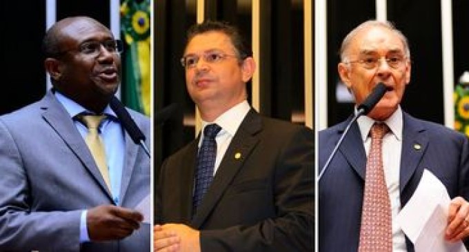 Entre eles estão Arolde de Oliveira (PSC-RJ), Lázaro (PSC-BA) e Sóstenes Cavalcante (DEM-RJ)