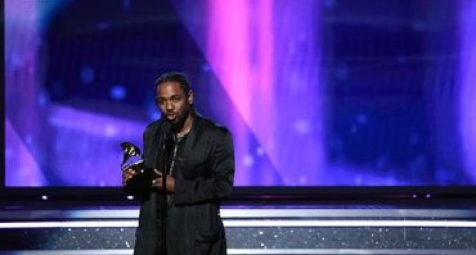 Performances “gospel” de artistas seculares chamam atenção no Grammy