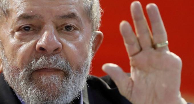 Condenado, Lula se compara a Jesus Cristo em lançamento de candidatura ilegal