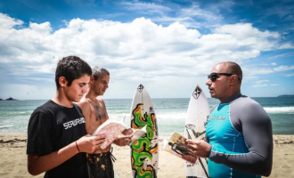 ‘Surfistas de Cristo’ reúnem mais de mil atletas para evangelizar nas praias brasileiras