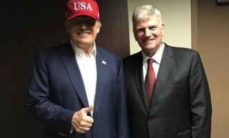 Franklin Graham defende Trump: “Há uma diferença entre defender a fé cristã e vivê-la”