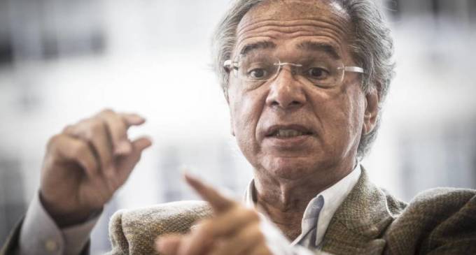 Paulo Guedes não pretende taxar igrejas evangélicas