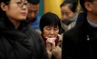 China prende 50 cristãos, entre idosos e crianças, por “subversão ao poder do Estado”