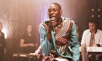 Vatimona Phetra lança o clipe do single “Santo”, mesclando português com idioma africano