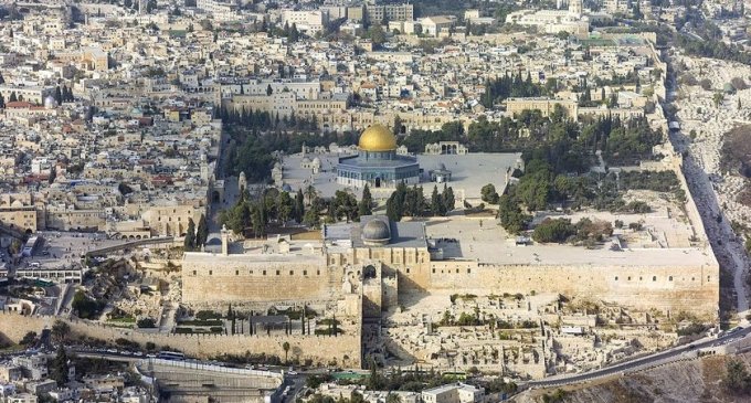 Judeus se reúnem no Monte do Templo no Dia de Jerusalém, apesar de protestos árabes