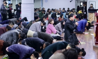 Pastor resiste à ordem de fechar igreja na China: “Deus concede o direito de adorar”