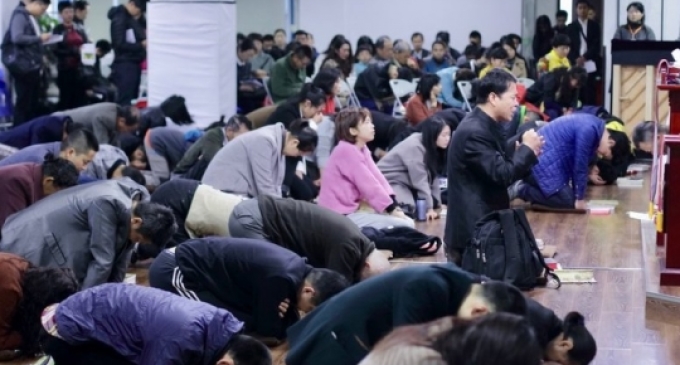 Pastor resiste à ordem de fechar igreja na China: “Deus concede o direito de adorar”