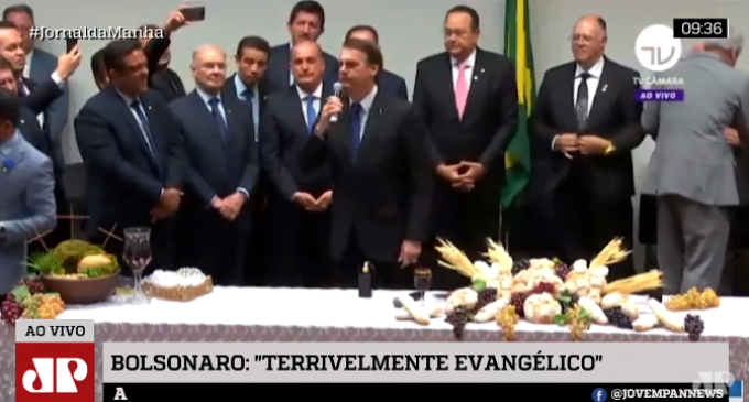 Em culto, Bolsonaro diz que seu indicado para o STF será “terrivelmente evangélico”