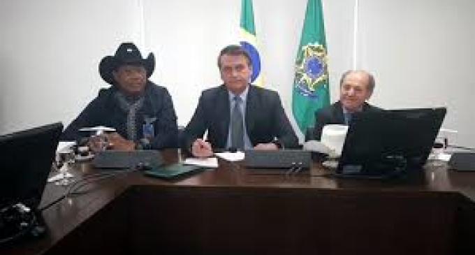 Bolsonaro faz live com Valdemiro e repudia perseguição a cristãos em países islâmicos