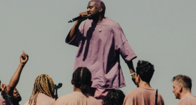 Filme “Jesus é Rei” produzido pelo rapper Kanye West poderá ser lançado dia 25