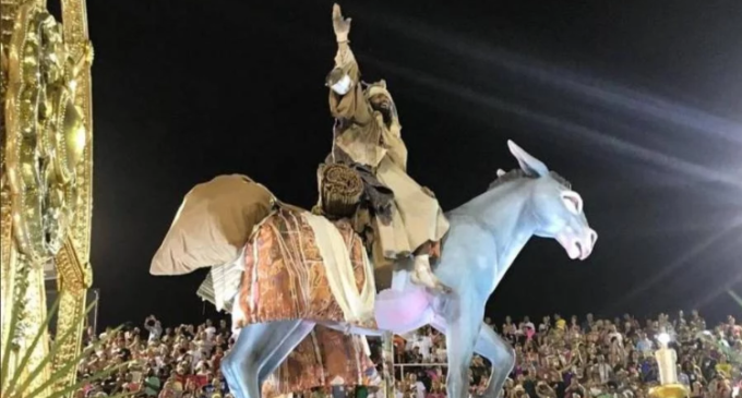 “Pastor” da Mangueira diz que Jesus foi honrado em desfile