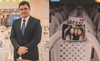 Pastor coloca foto dos membros nas cadeiras da igreja em 1º culto sozinho