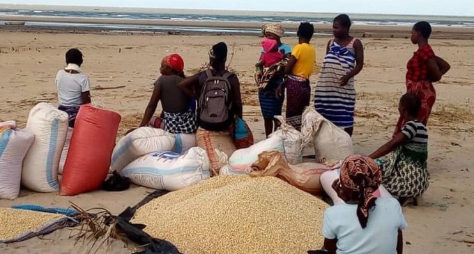 Missão envia alimentos à regiões afetadas pela fome durante pandemia, na África