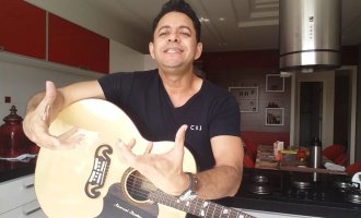 Cantor Samuel Santos sofre infarto e é submetido a cirurgia de emergência em hospital