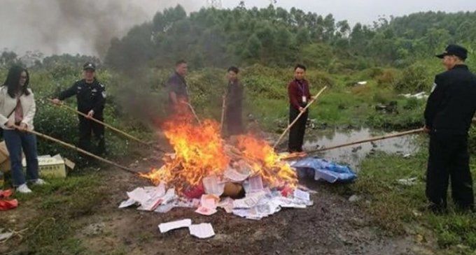 China comunista manda “caçar” todos os livros religiosos no país