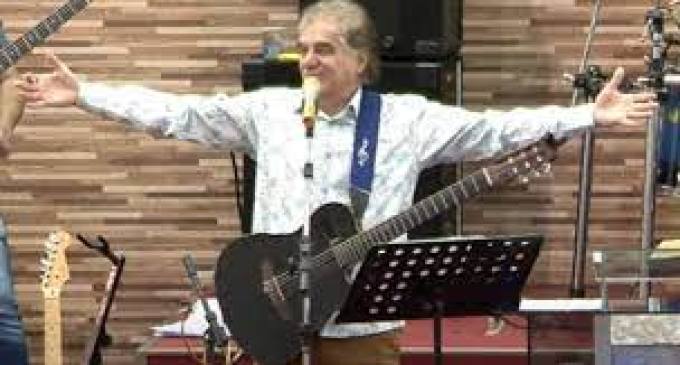 Pastor do Voz da Verdade agradece por ter música cantada para Mendonça