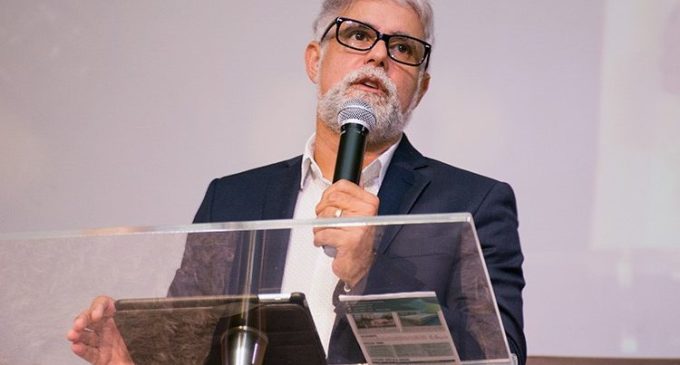 Pastor Claudio Duarte ministra palestra em Aracaju