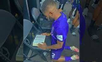 Jogador do Orlando City se compromete a orar todos os dias às 3h da madrugada