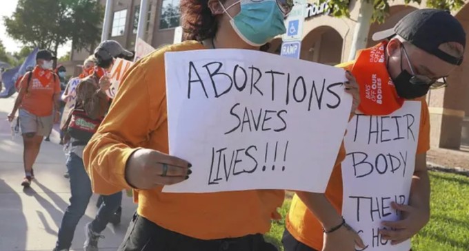 MUNDOCanadá oferece aborto para americanas em possível proibição