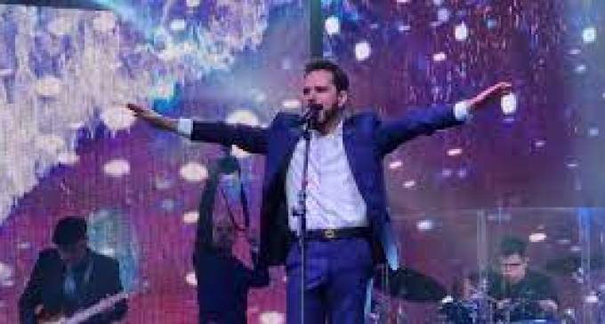 Em SP, Luciano Camargo realiza sonho de cantar em igreja