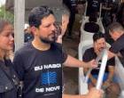 Sorocaba, da dupla sertaneja com Fernando, é batizado nas águas pelo pastor André Valadão