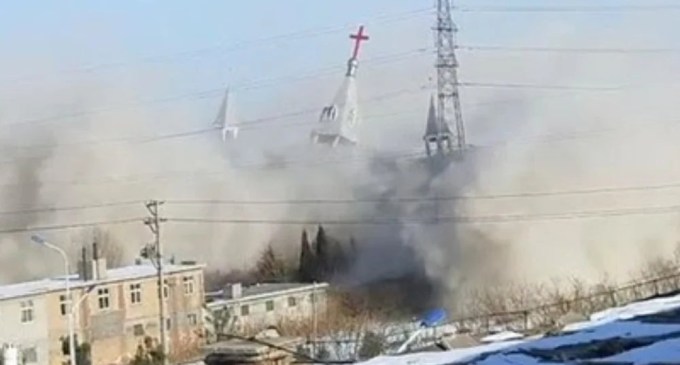 Regime chinês destrói igreja por discordar de ideologias comunistas